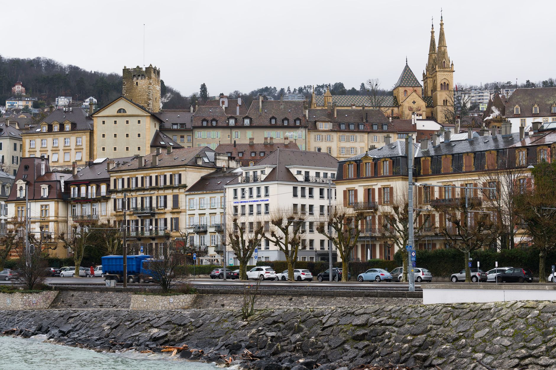 Ville de Neuchâtel en Suisse - paysage urbain et architecture